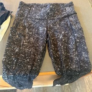 Four size 8 Lulu Leggings